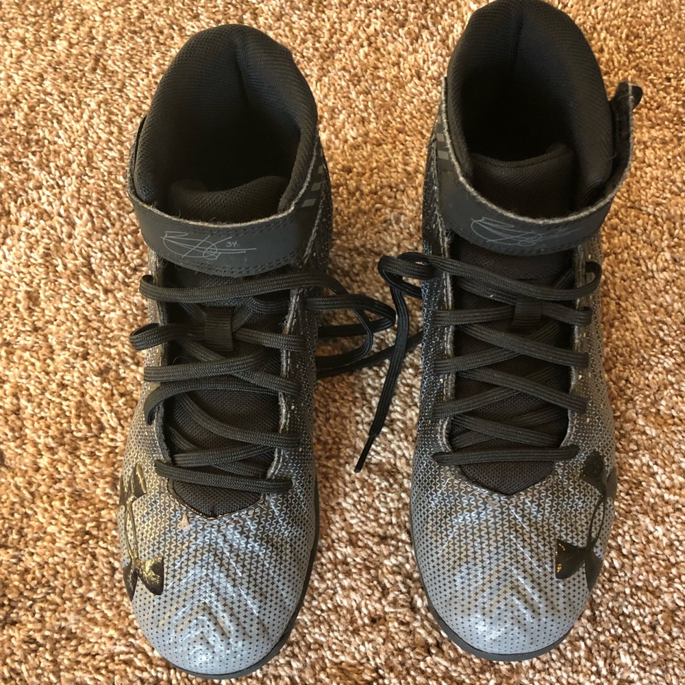 Under Armor baseball Cleats 3Y